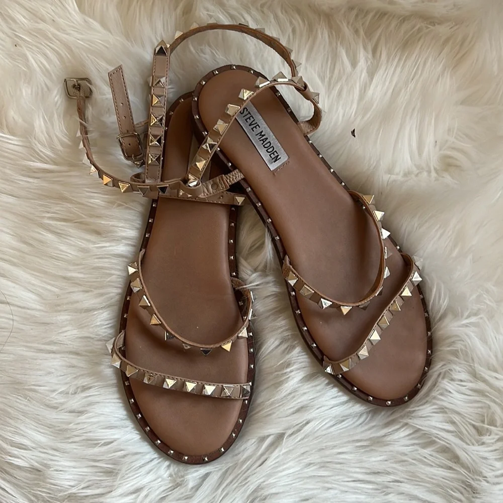STEVE MADDEN SANDALS. - Picture 2 of 3